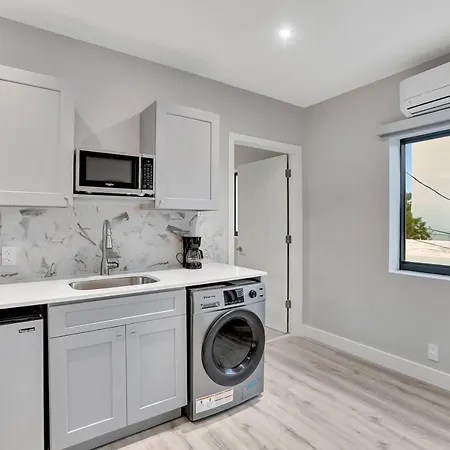 2 Condo Combo - Walk To Beach Off Las Olas 1Ab